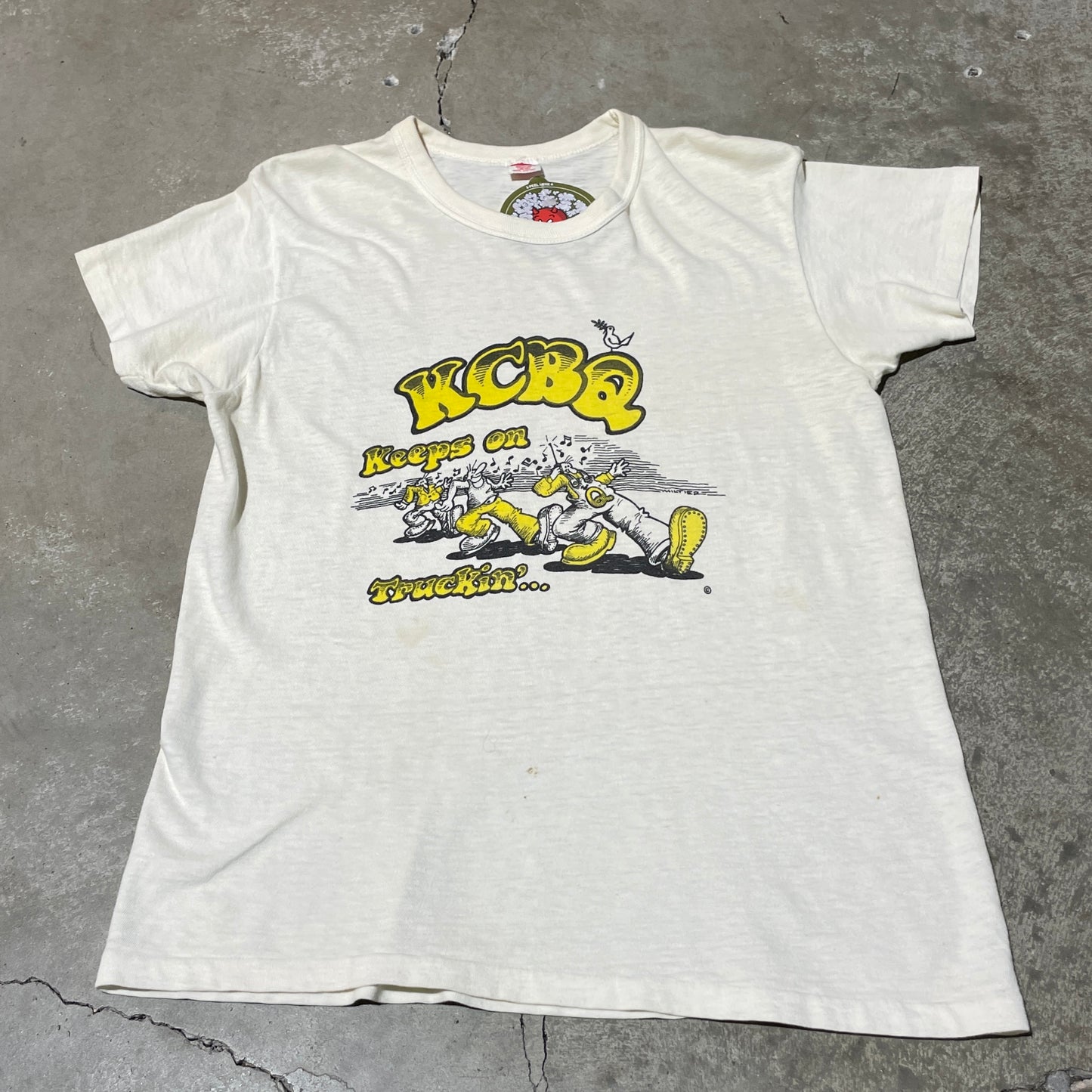 Vintage 70s KCBQ Keeps on Truckin Tee