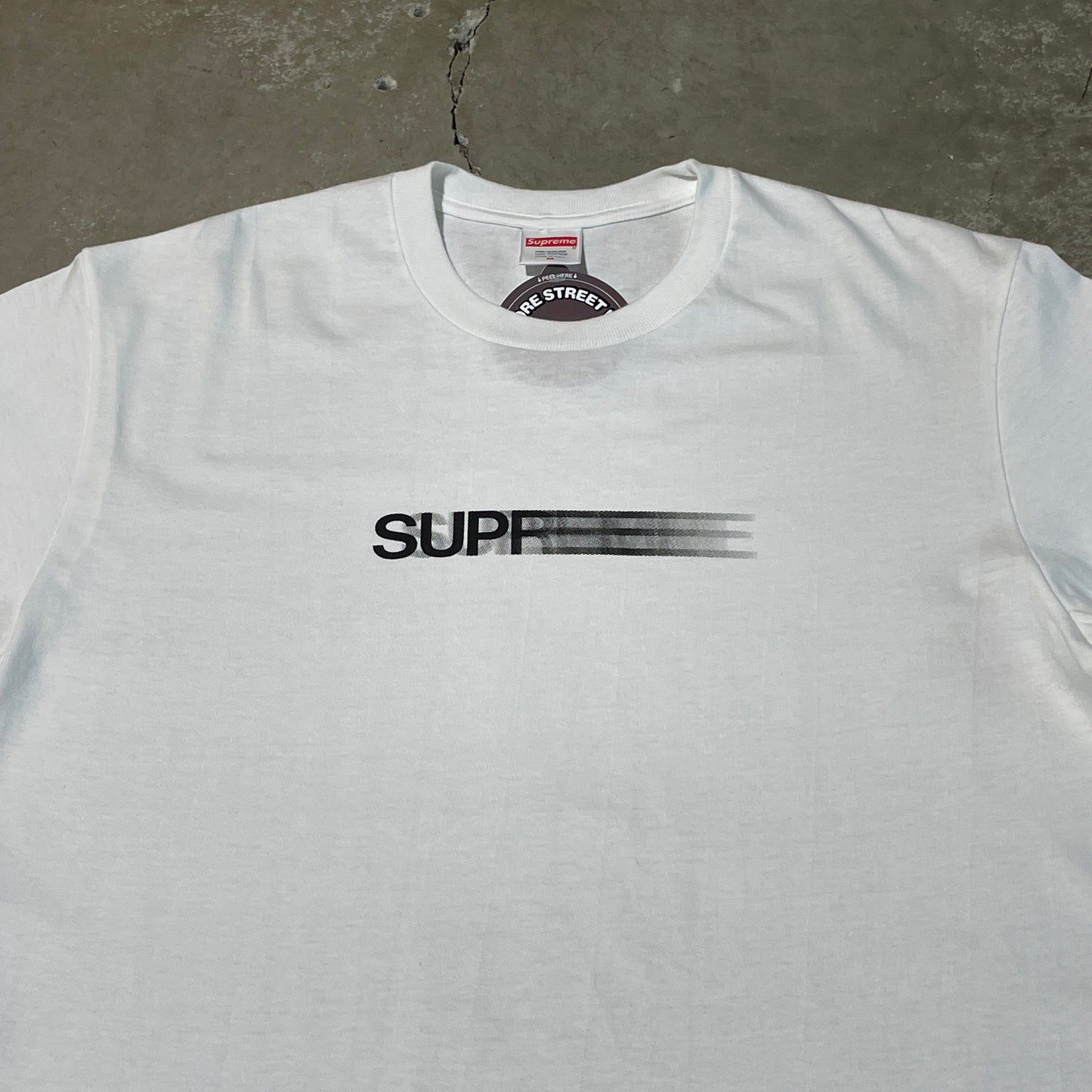 Supreme SS23 Motion Blur Logo Tee