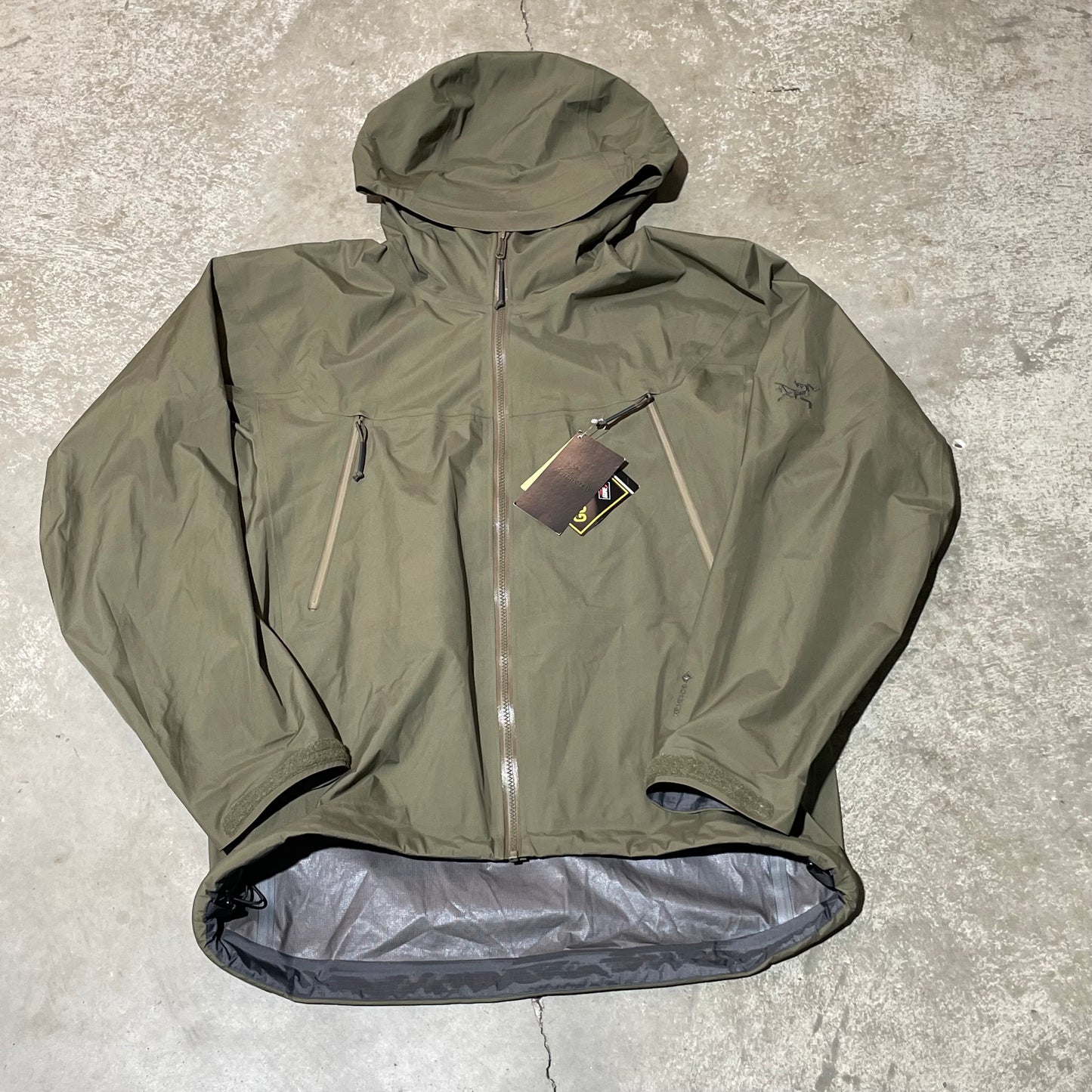 Arc'teryx Leaf Alpha LT Gen 2